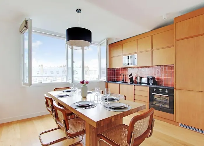 Amazing In Châtelet - Rivoli *